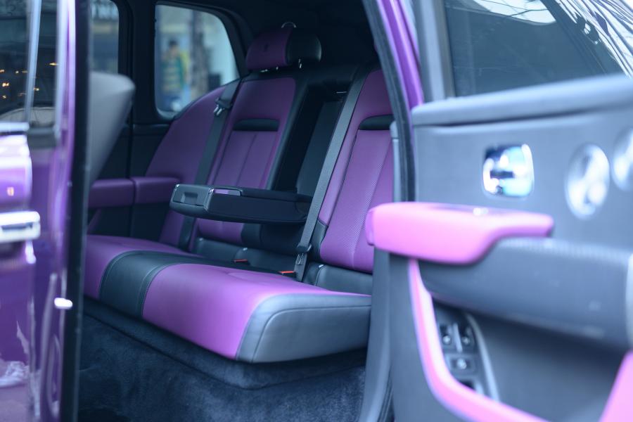 Интерьер Rolls-Royce Cullinan 2018 года  (JP) (фото 11 из 29)